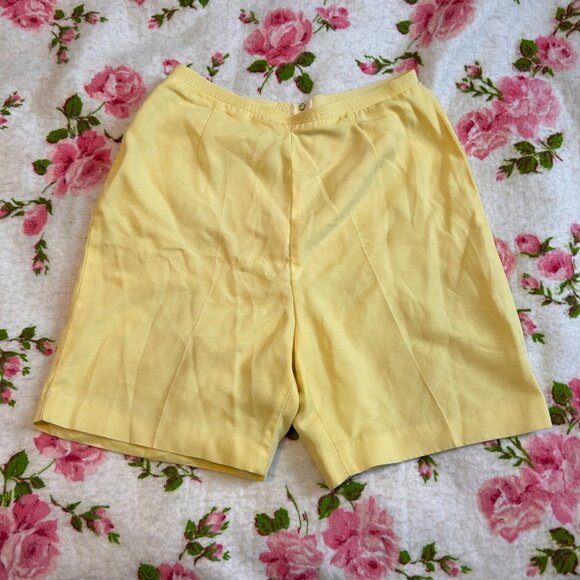 1970s union made yellow pleated side zip shorts - Picture 8 of 12